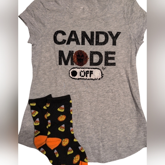Justice Gray 'Candy Mode On' Tee And Halloween Socks - Picture 2 of 3